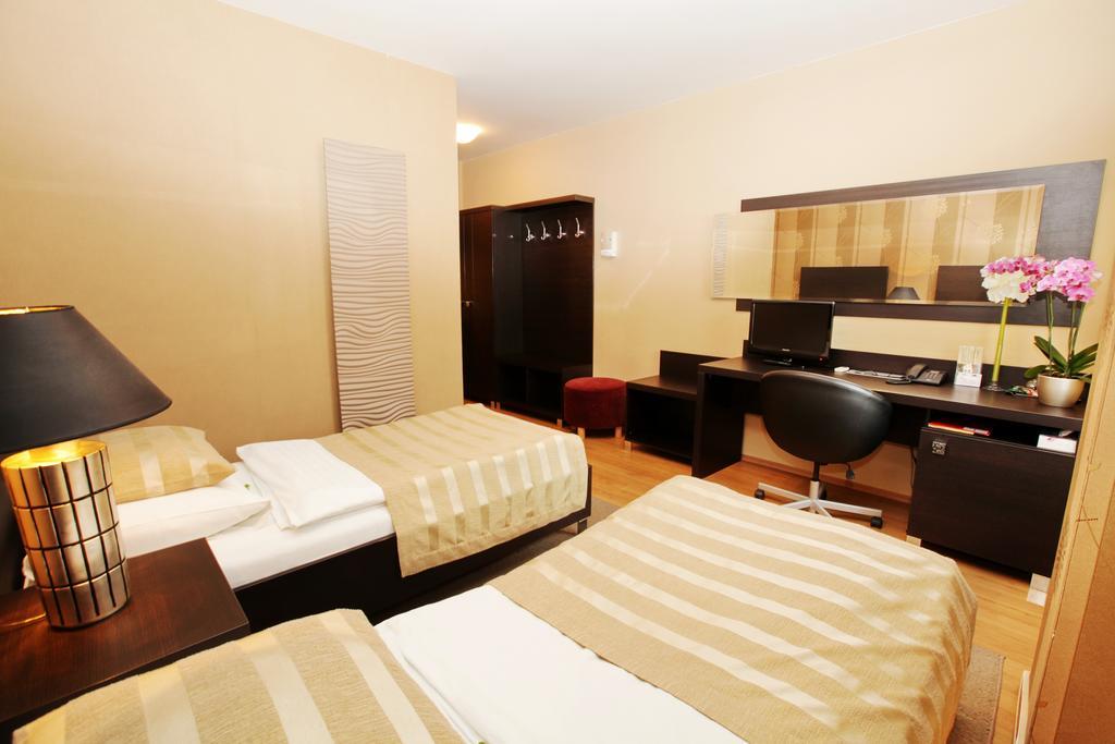 City Hotel Nitra Room photo
