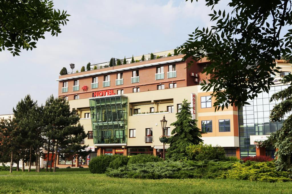 City Hotel Nitra Exterior photo